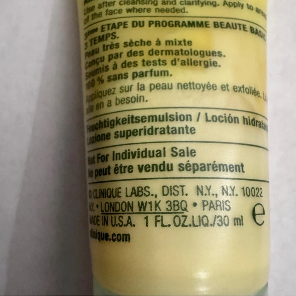 Clinique Dramatically Different Moisturizing Lotion 1 OZ
